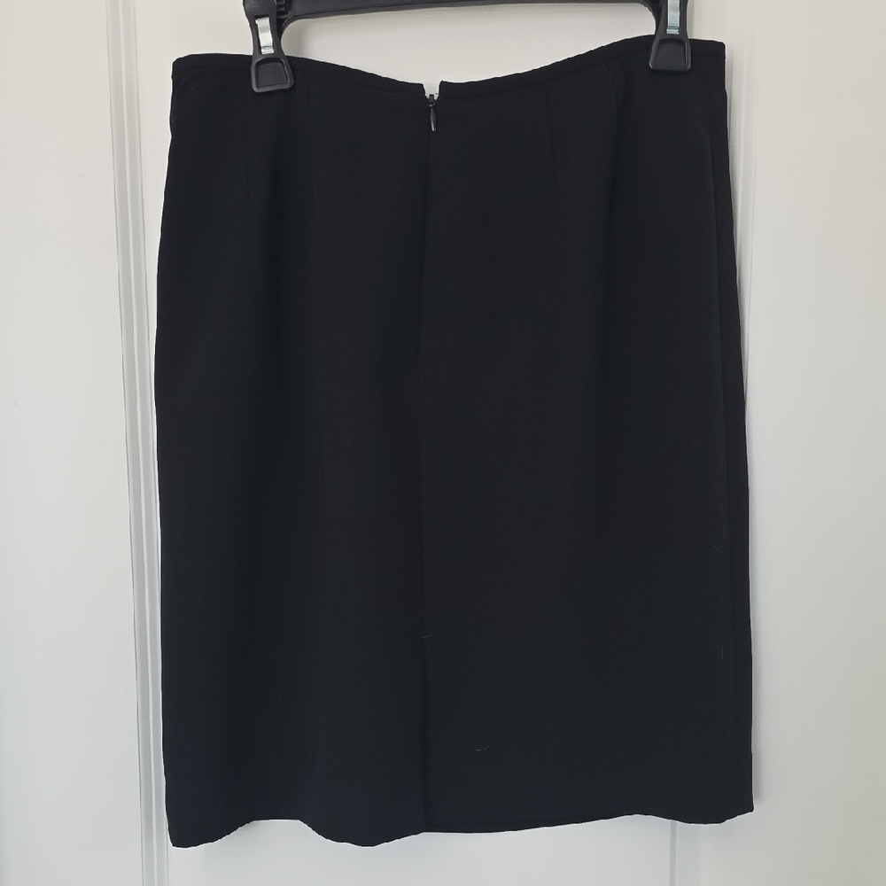 Le Suit Black Suit with Cream Satin Collar and Pencil Skirt - Picture 9 of 10